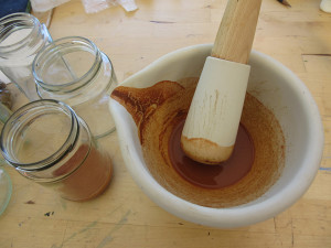 Extracting pigment from stone