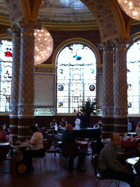 Victoria and Albert museum cafe